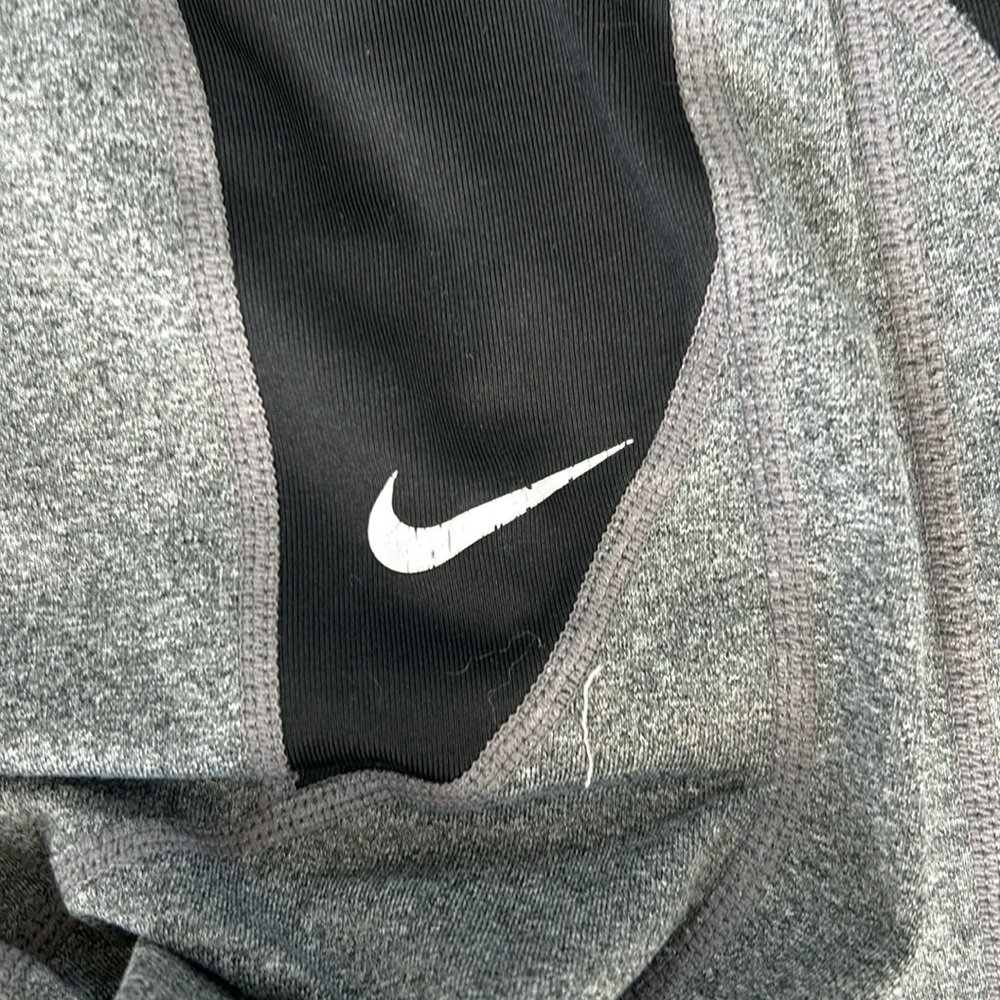 Nike Gray and Black Leggings - Picture 4 of 4